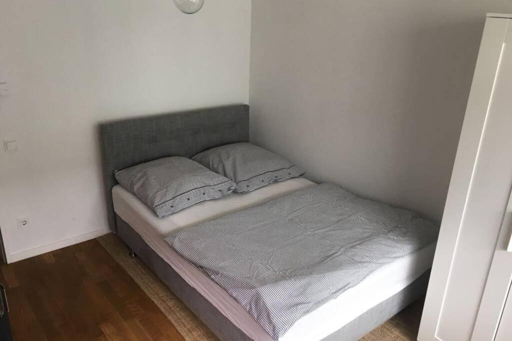 2 Bedroom Mauerpark-Apartment, Berlin Mitte View Calendar Εξωτερικό φωτογραφία