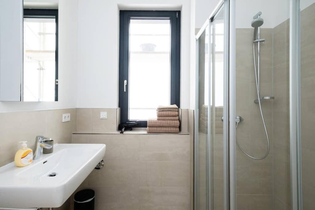 2 Bedroom Mauerpark-Apartment, Berlin Mitte View Calendar Εξωτερικό φωτογραφία