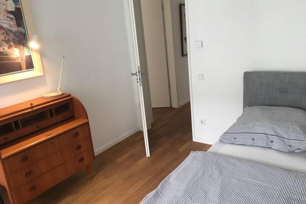 2 Bedroom Mauerpark-Apartment, Berlin Mitte View Calendar Εξωτερικό φωτογραφία