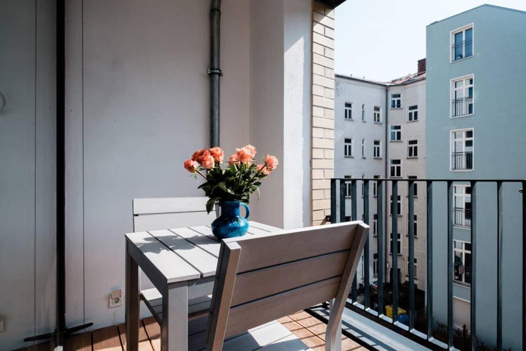 2 Bedroom Mauerpark-Apartment, Berlin Mitte View Calendar Εξωτερικό φωτογραφία